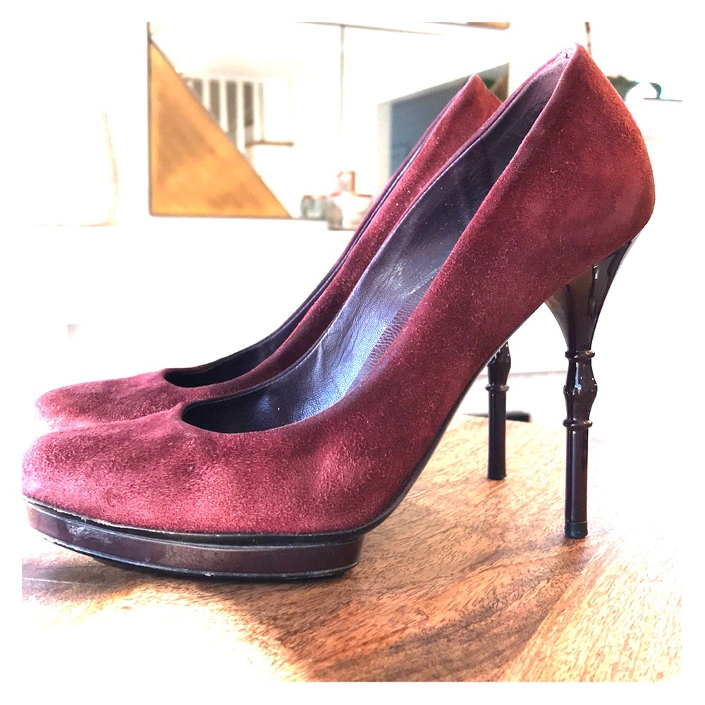 Gucci suede burgundy pumps